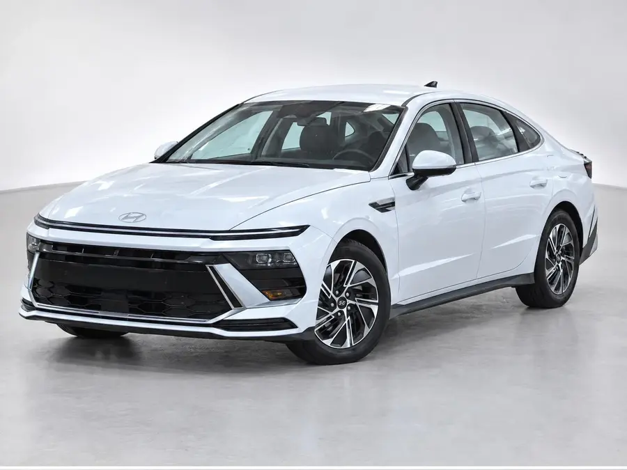 2026 Hyundai Sonata Hybrid — image 1 of 9