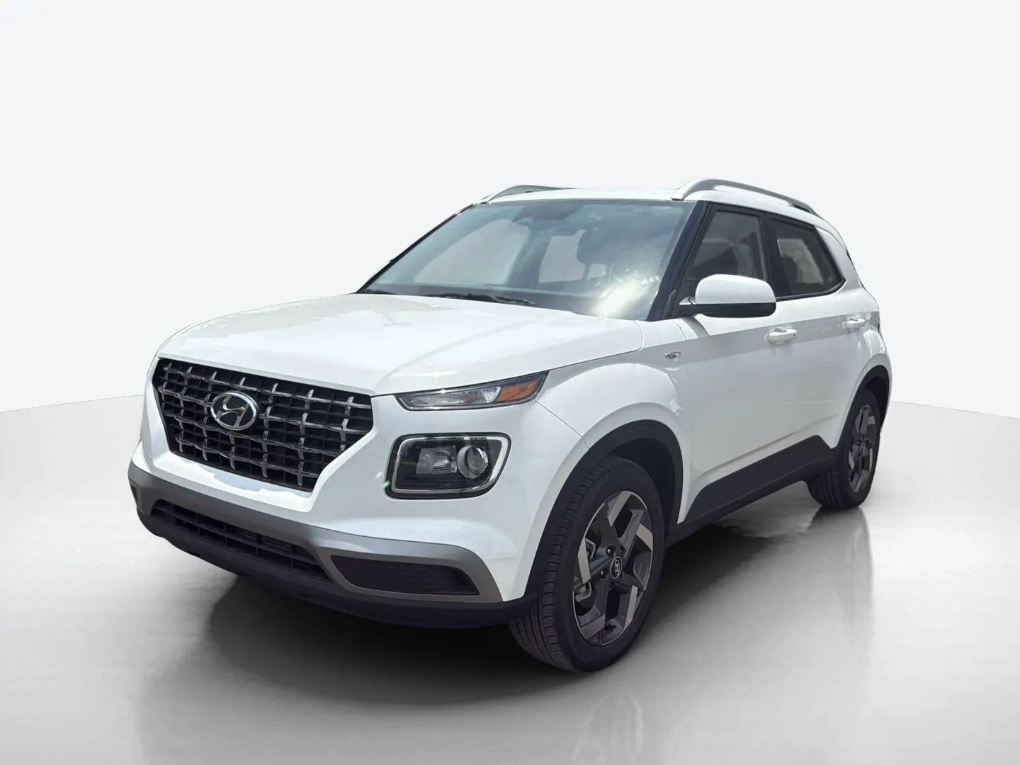 2026 Hyundai Venue — image 1 of 8