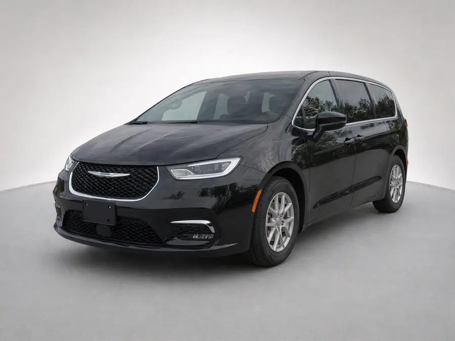 2026 Chrysler Pacifica — image 1 of 9