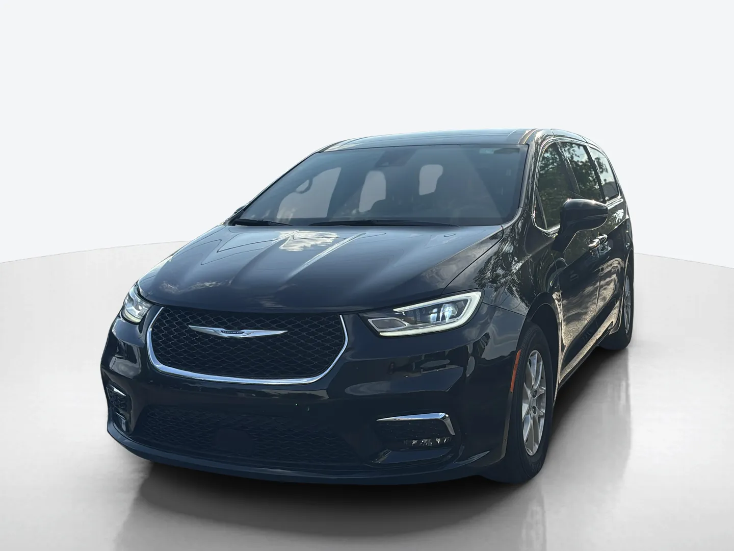 2026 Chrysler Pacifica — image 1 of 8