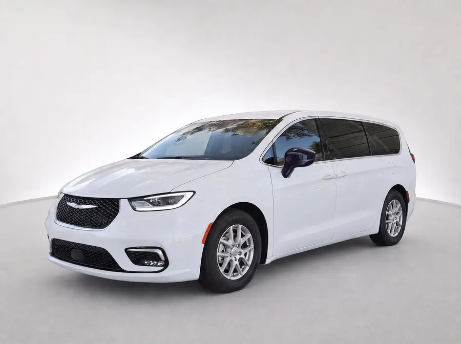 2026 Chrysler Pacifica — image 1 of 9
