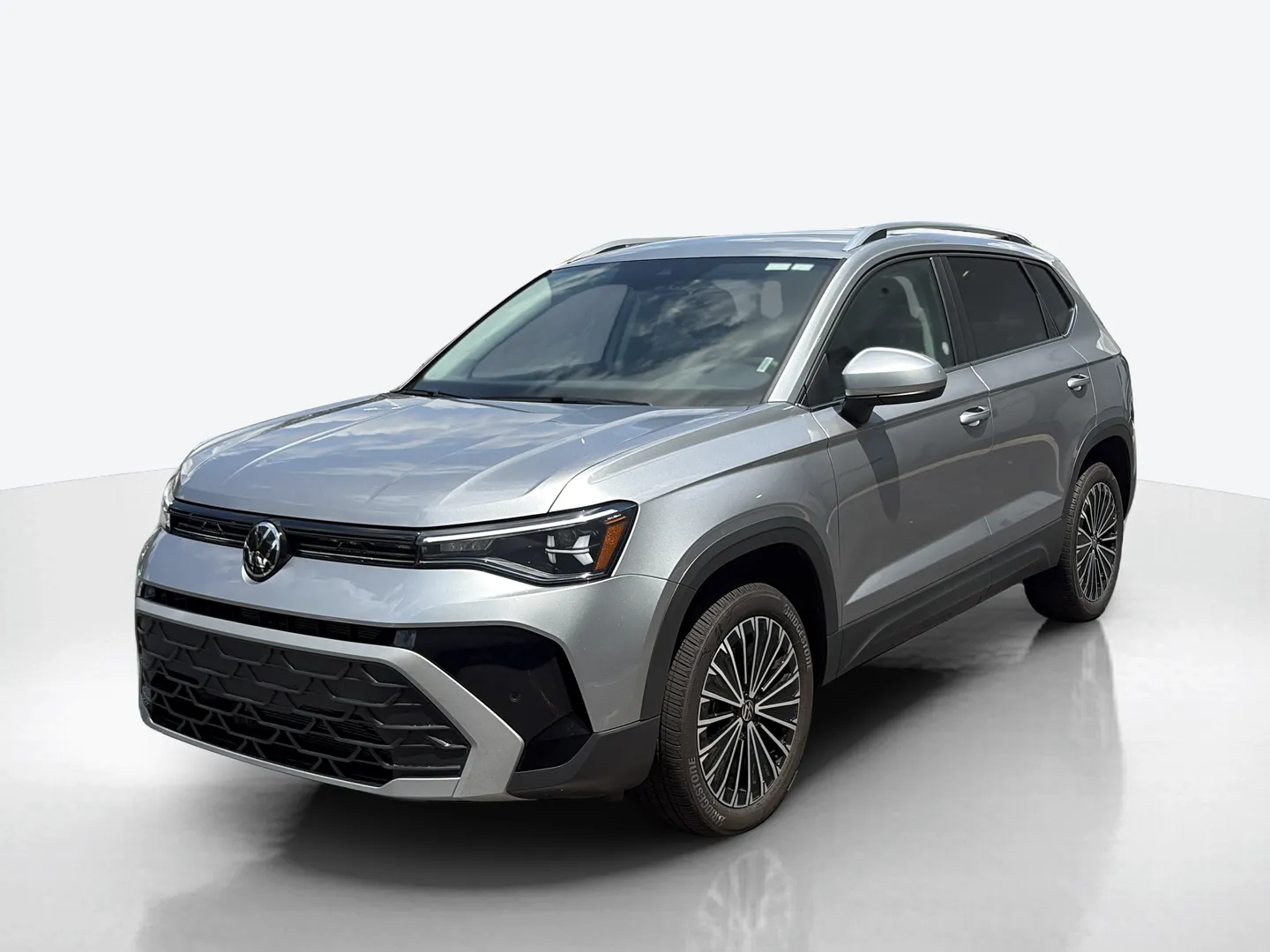 2026 Volkswagen Taos — image 1 of 8