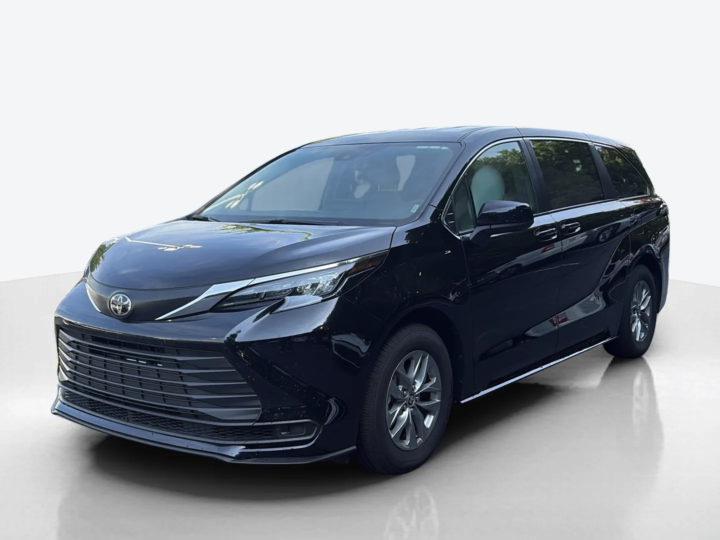 2026 Toyota Sienna — image 1 of 8