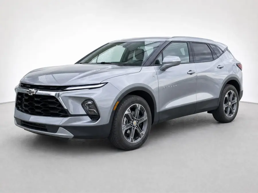 2025 Chevrolet Blazer — image 1 of 9