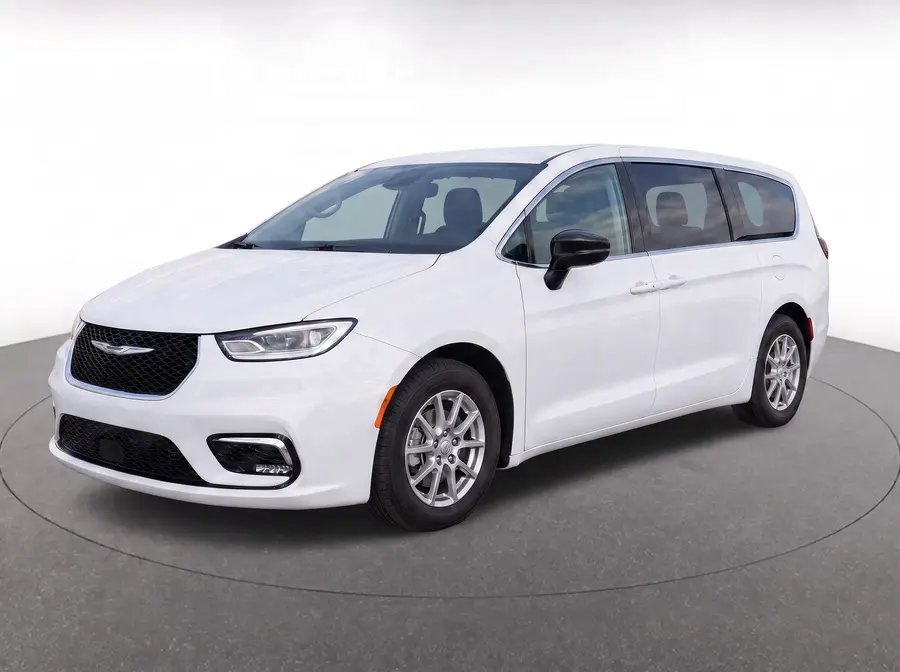 2026 Chrysler Pacifica — image 1 of 9
