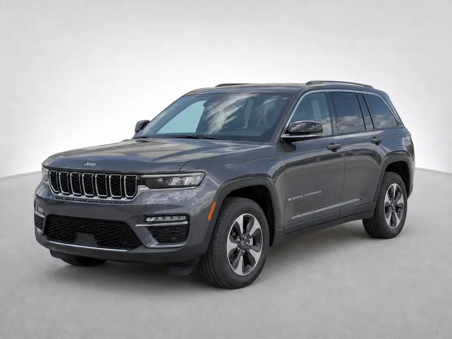2025 Jeep Grand Cherokee 4xe — image 1 of 9