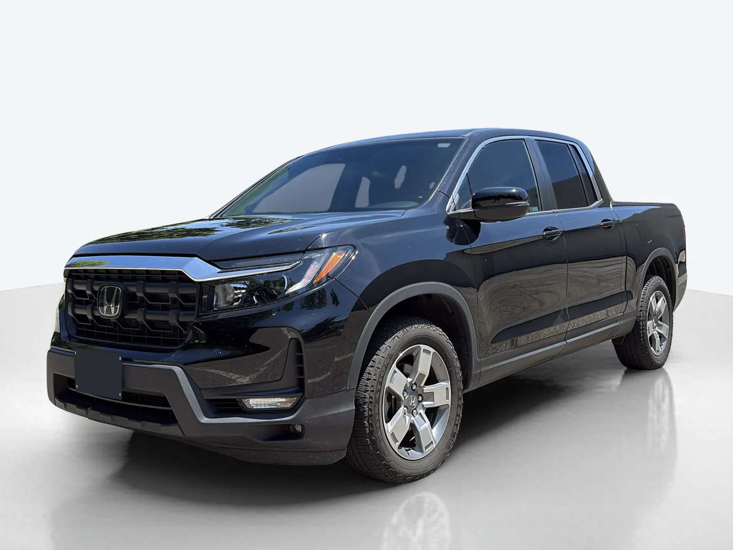 2025 Honda Ridgeline — image 1 of 8