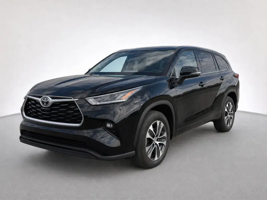 2026 Toyota Highlander — image 1 of 9