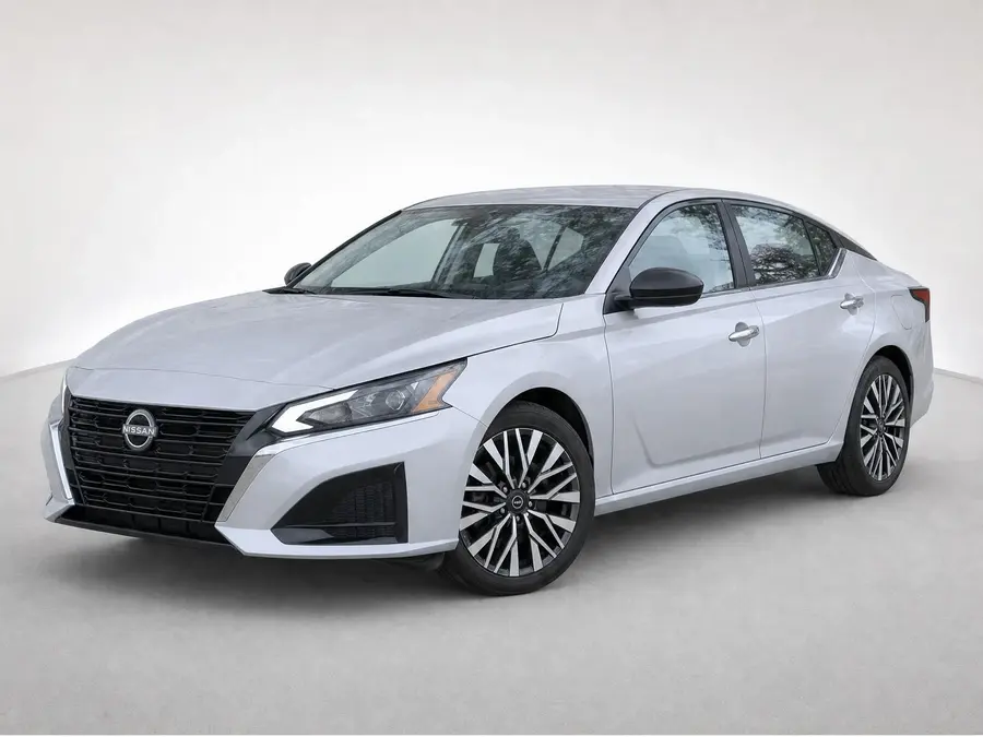 2025 Nissan Altima — image 1 of 9