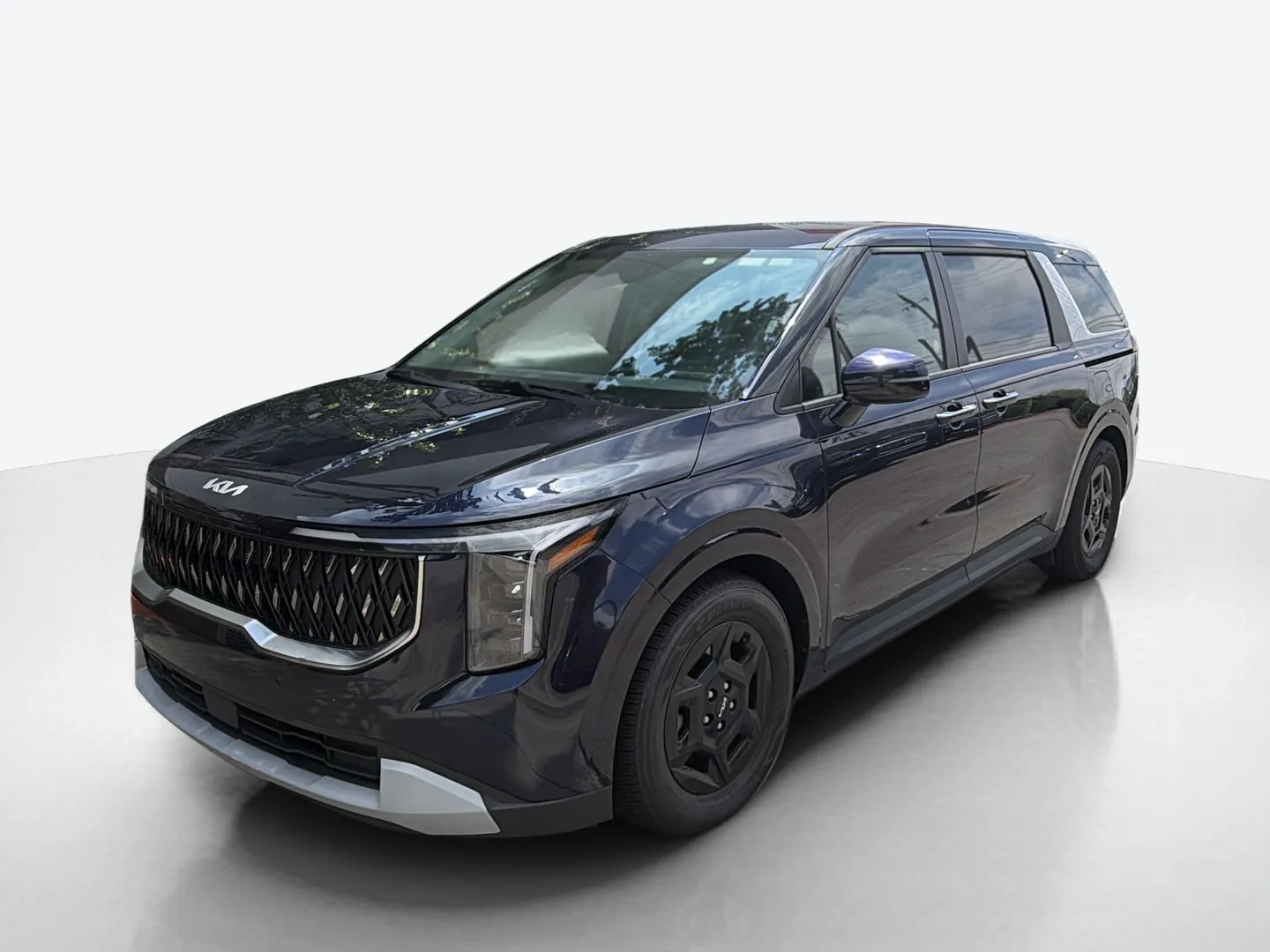 2025 Kia Carnival — image 1 of 8