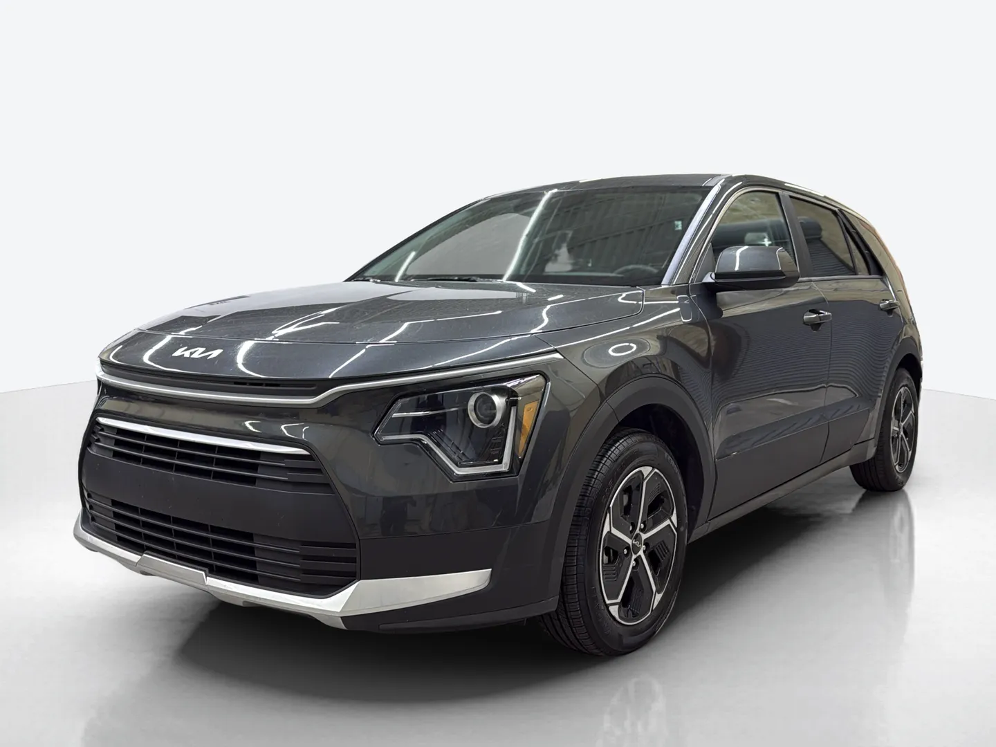2025 Kia Niro — image 1 of 8