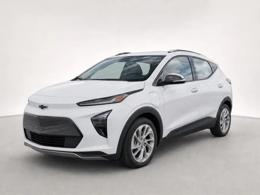 2023 Chevrolet Bolt EUV — image 1 of 9