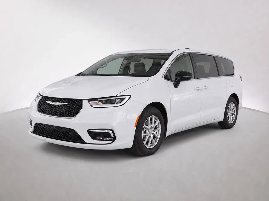 2026 Chrysler Pacifica — image 1 of 9