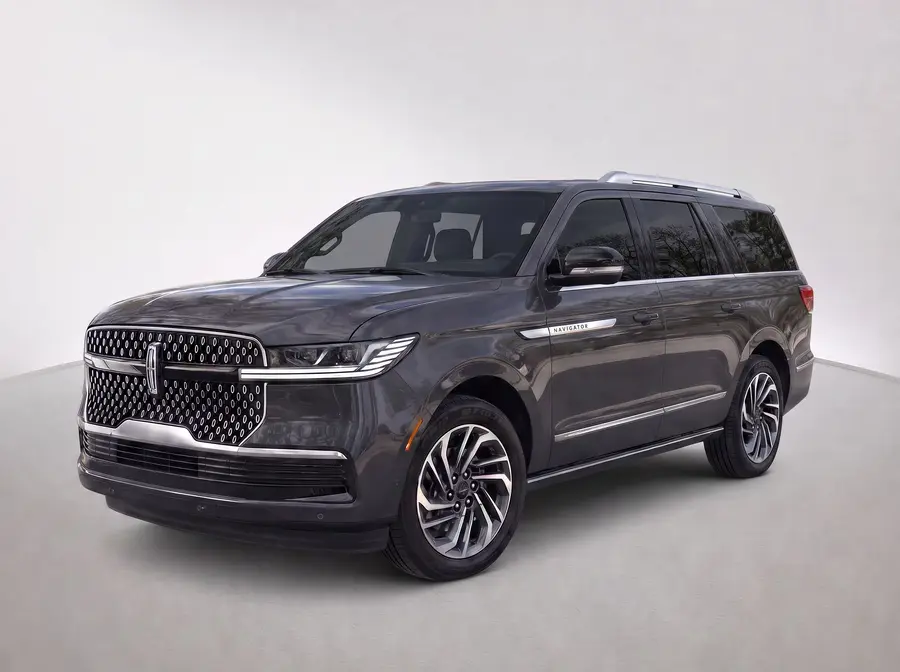 2026 Lincoln Navigator — image 1 of 9