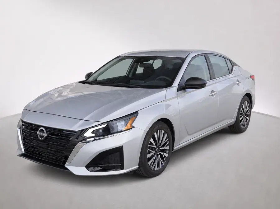 2025 Nissan Altima — image 1 of 9
