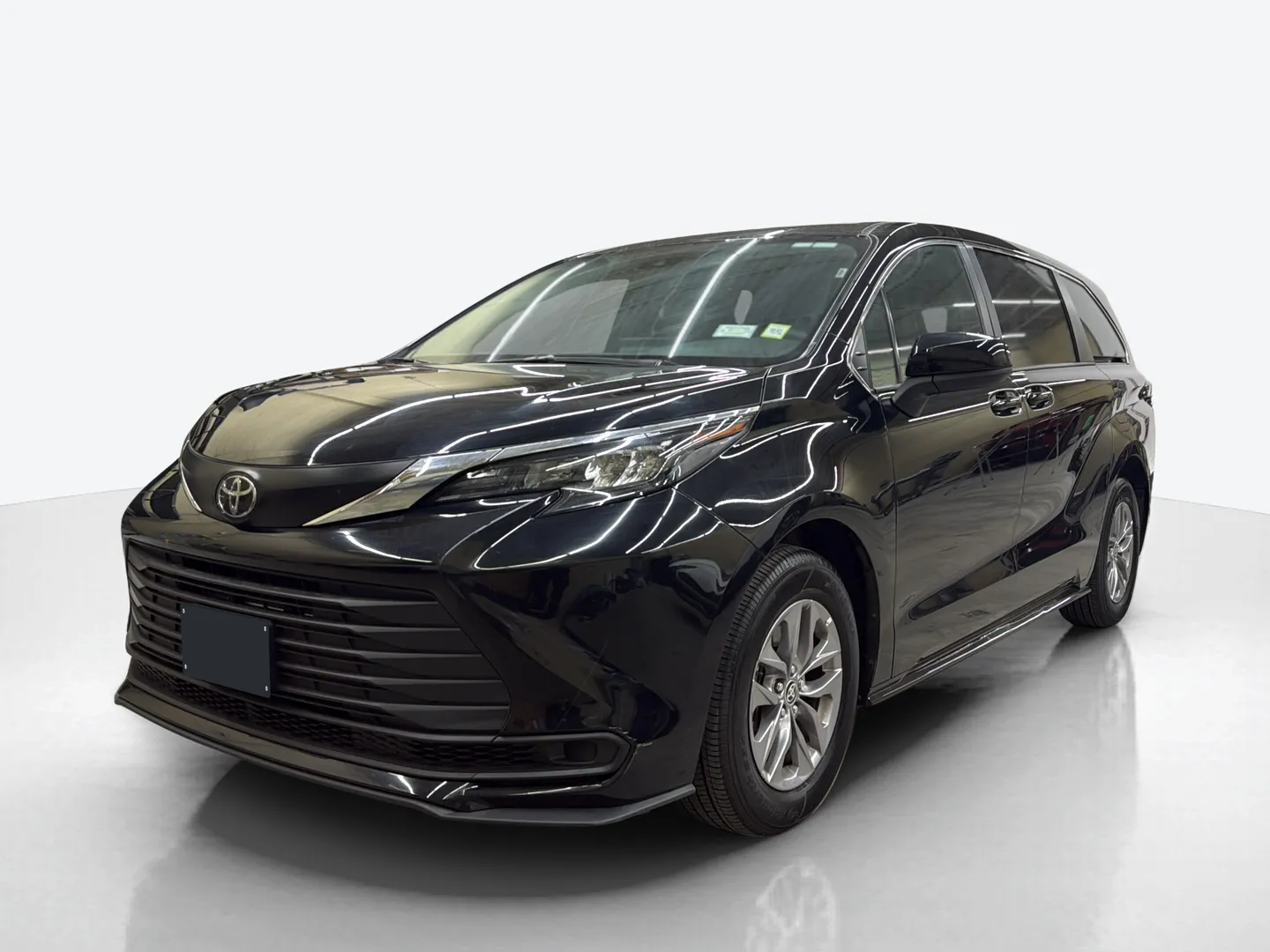 2026 Toyota Sienna — image 1 of 8