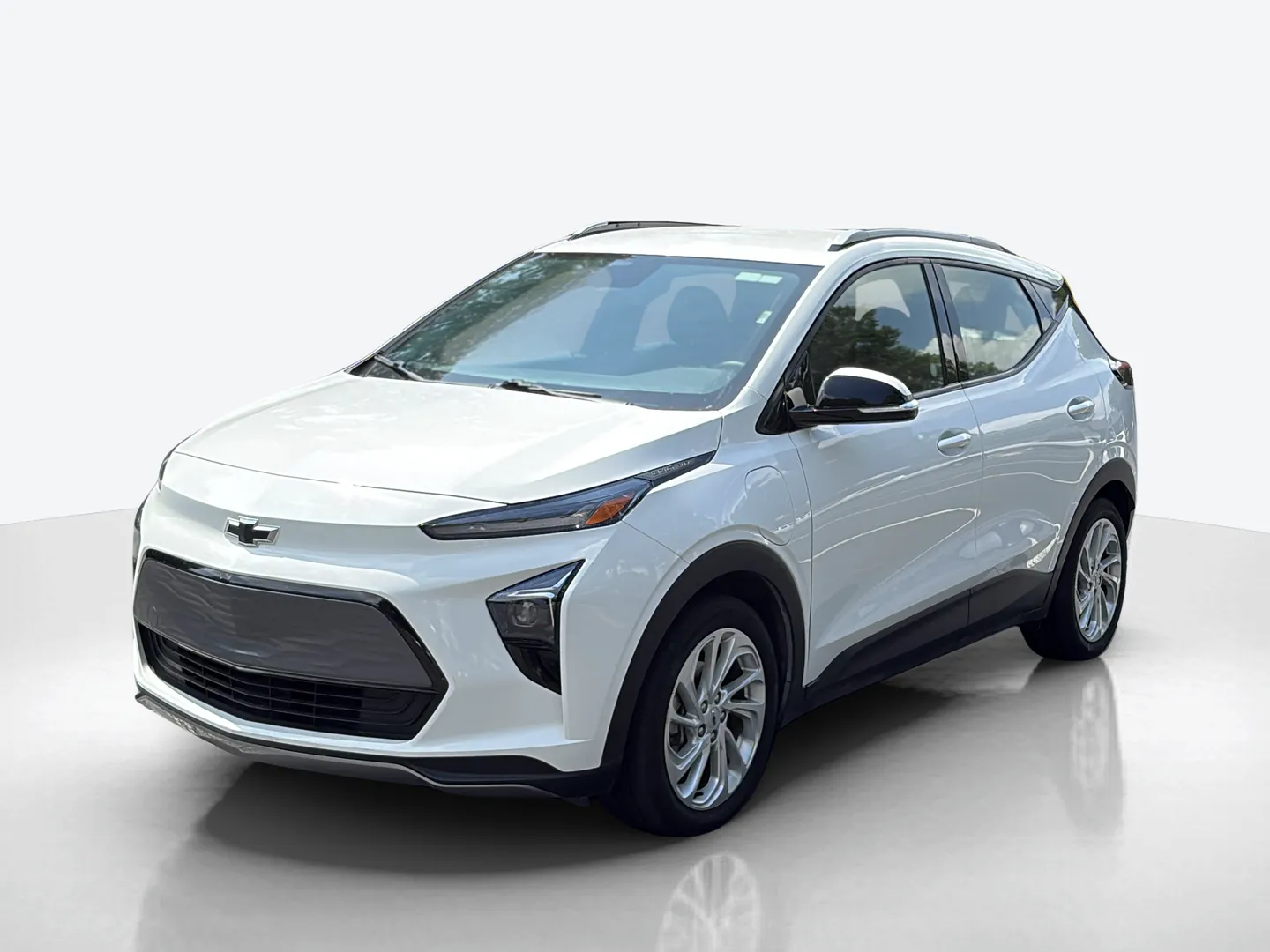 2023 Chevrolet Bolt EUV — image 1 of 8