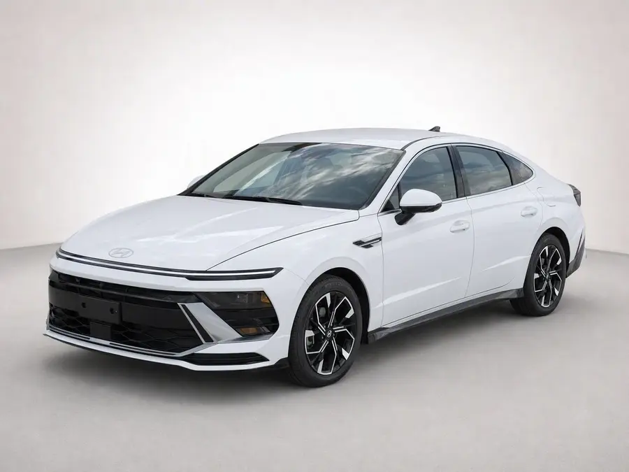 2025 Hyundai Sonata — image 1 of 9