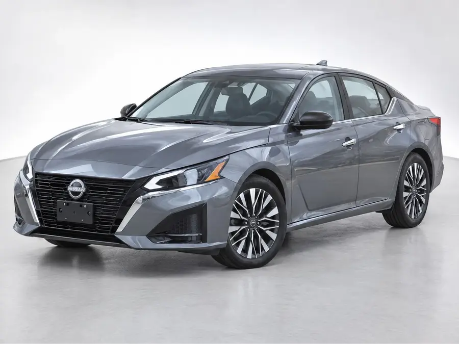 2025 Nissan Altima — image 1 of 9