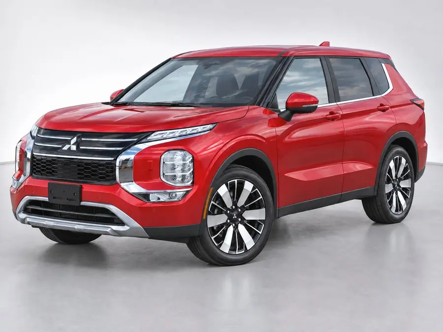 2025 Mitsubishi Outlander — image 1 of 9