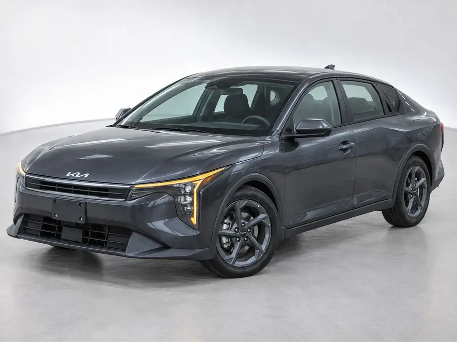 2025 Kia K4 — image 1 of 8
