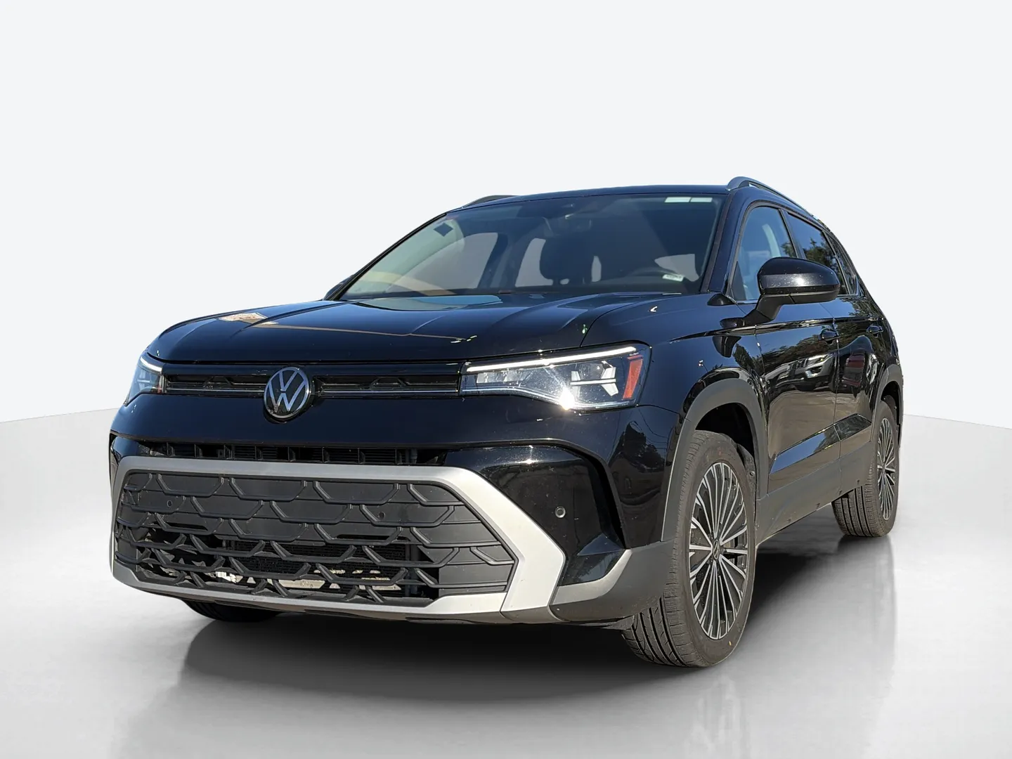2025 Volkswagen Taos — image 1 of 8