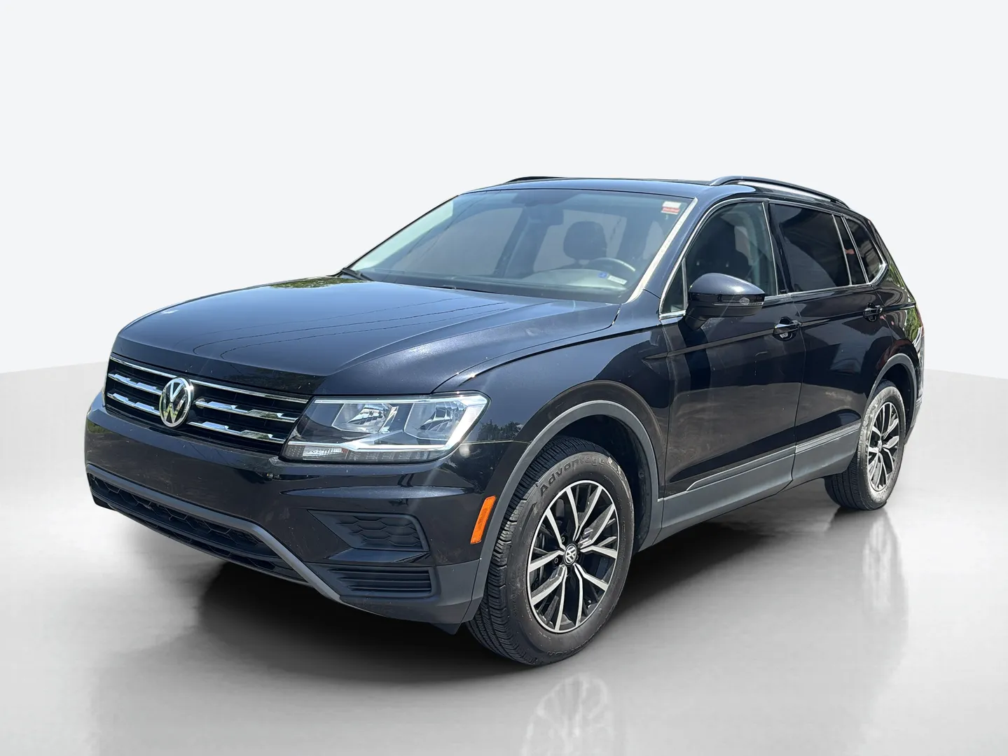 2021 Volkswagen Tiguan — image 1 of 6