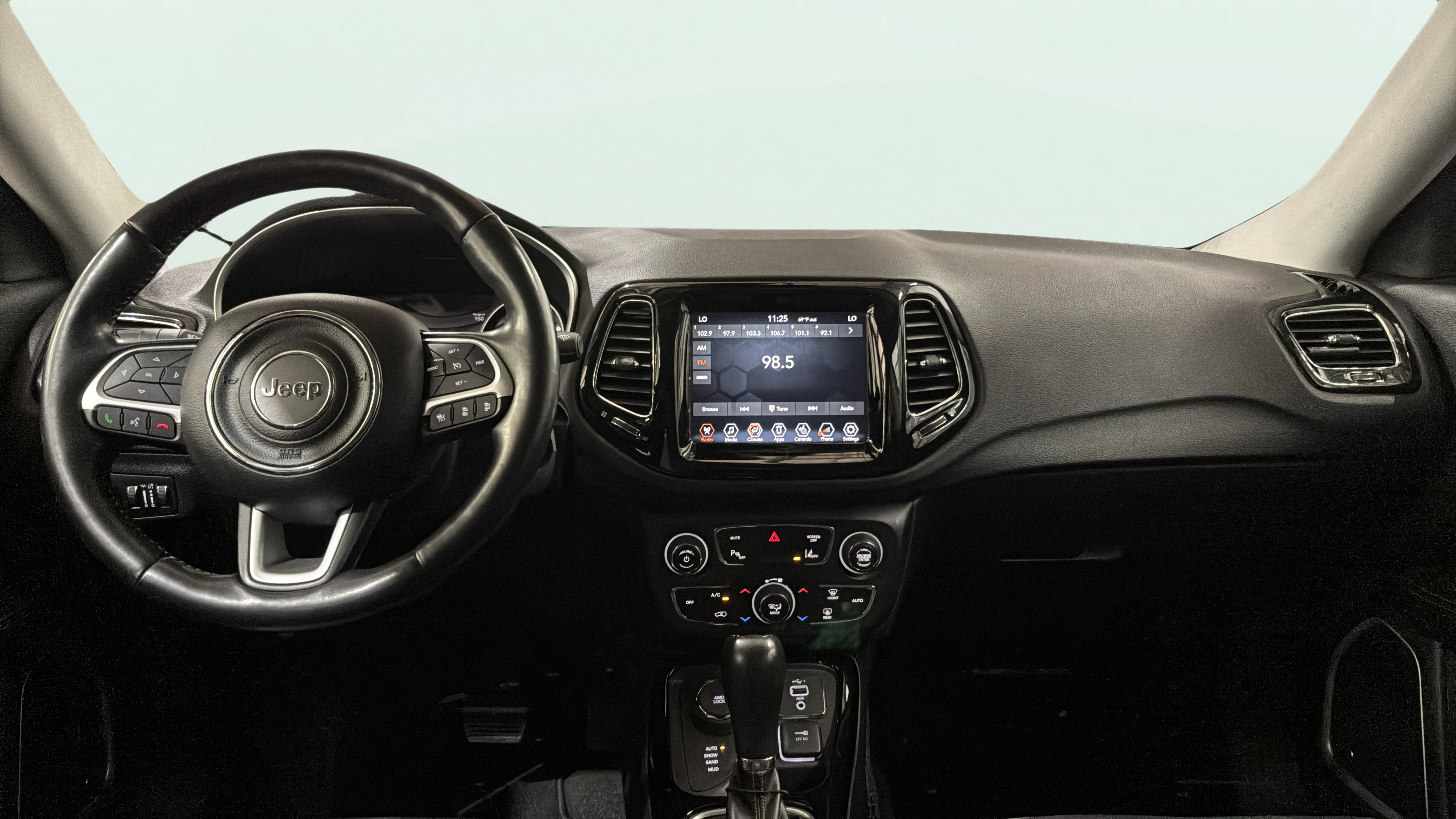 Vehicle interior 360 preview